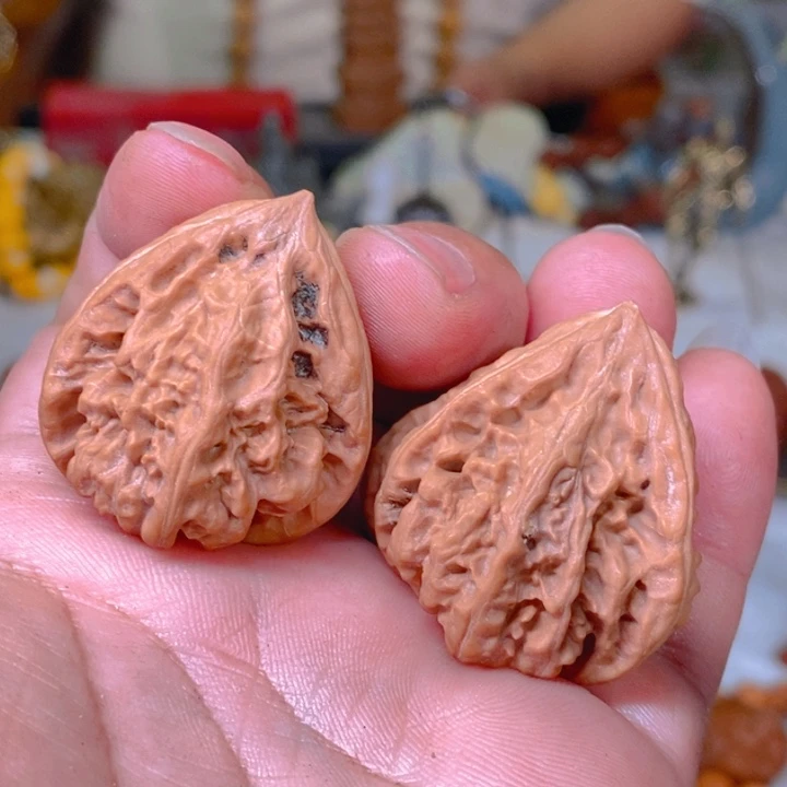 雪****文玩核桃把件座佛