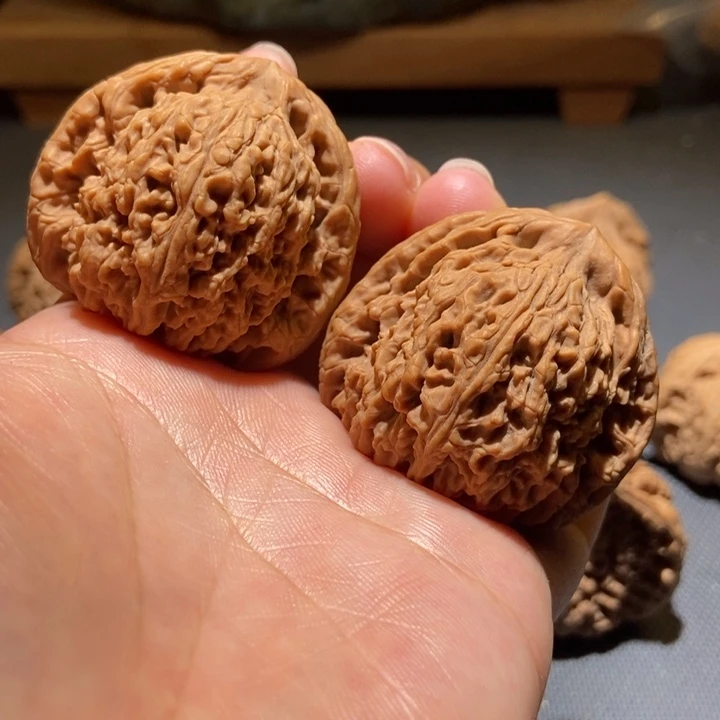 文玩核桃把件南疆石