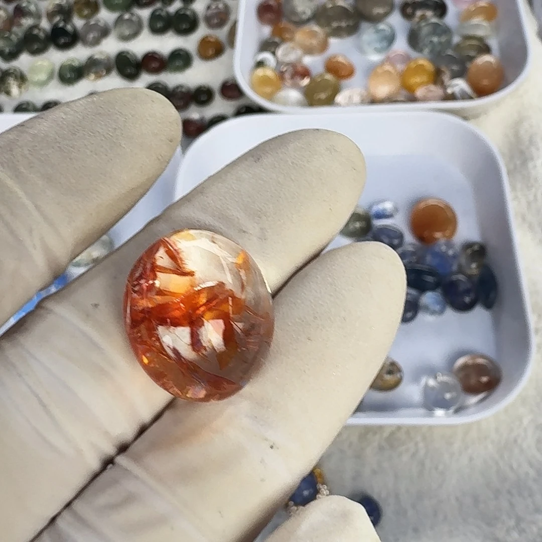 长***姨烟晶未镶嵌颈饰红