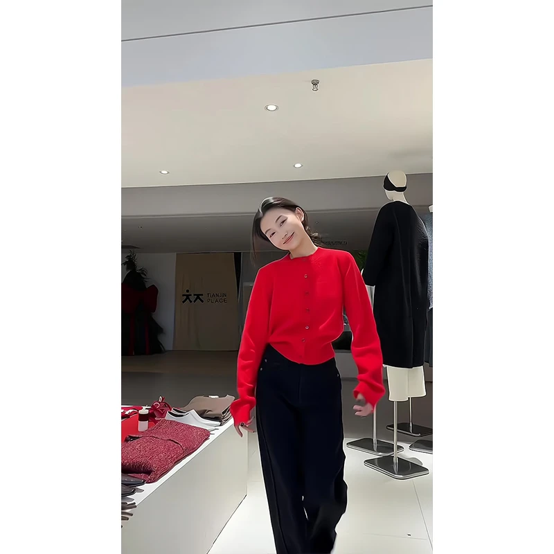 2025新款女士早春季时尚穿搭红色长袖针织开衫高腰宽松阔腿裤子