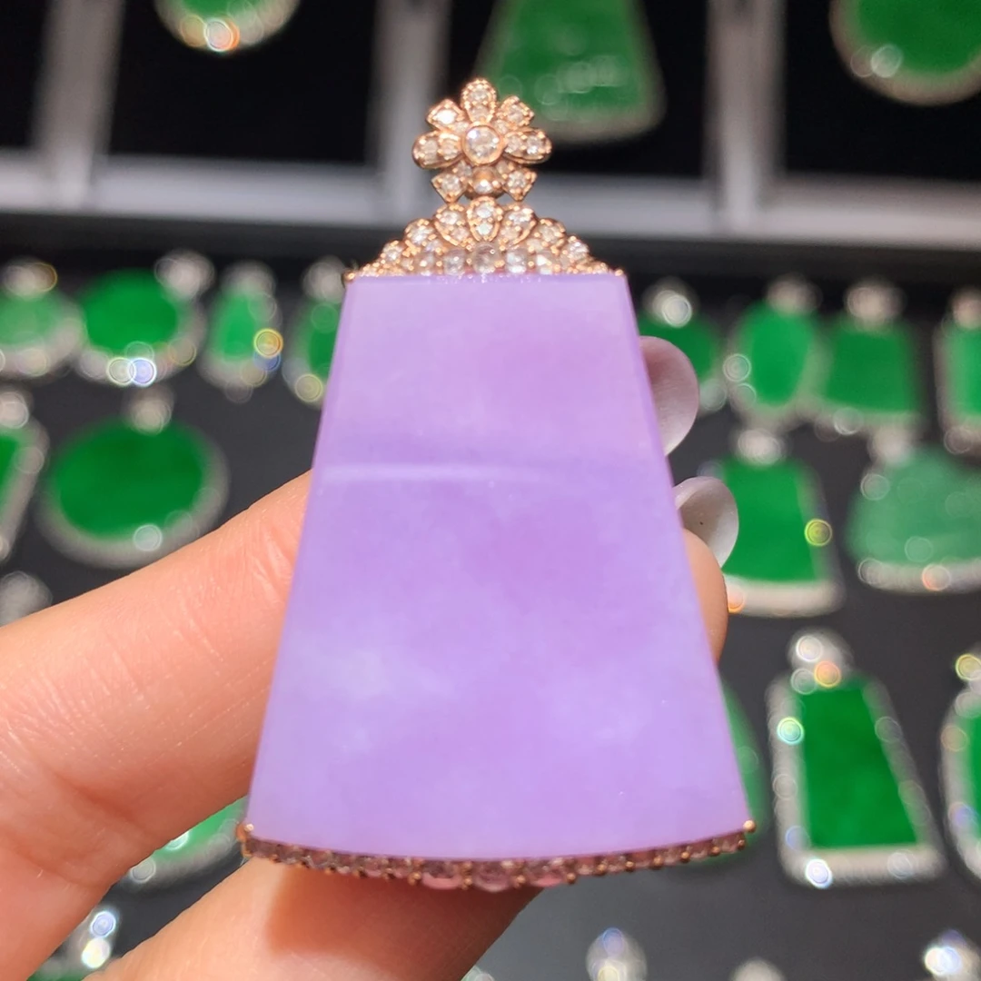 翡翠颈饰18K金镶嵌翡翠