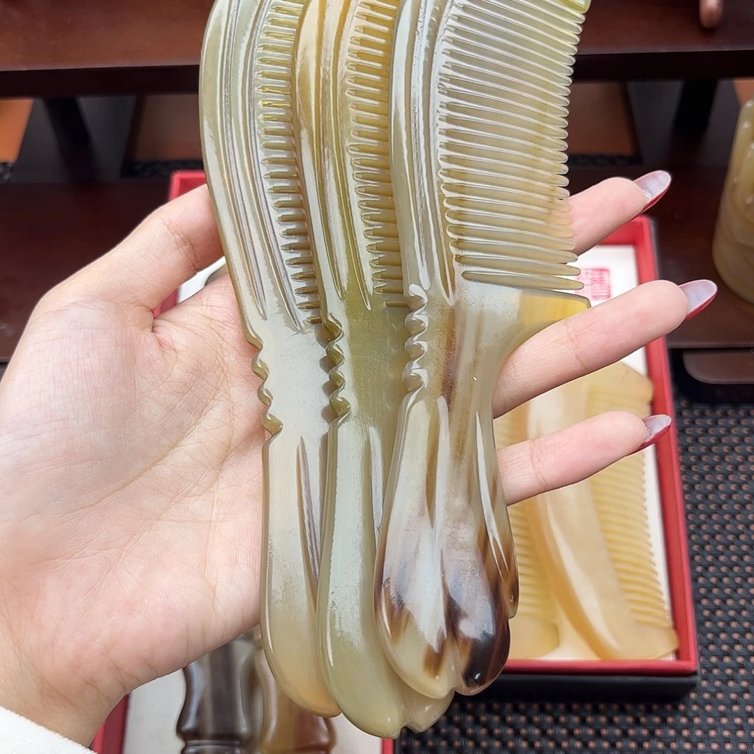 手工制作纯牛角梳子