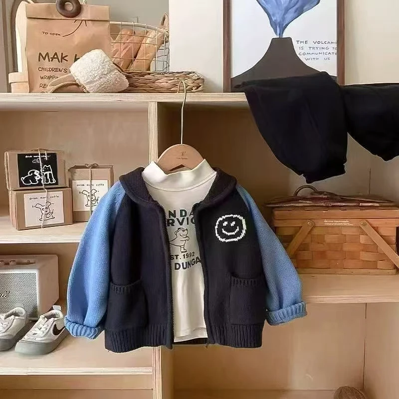 2025春款儿童翻领拉链拼接笑脸洋气针织开衫