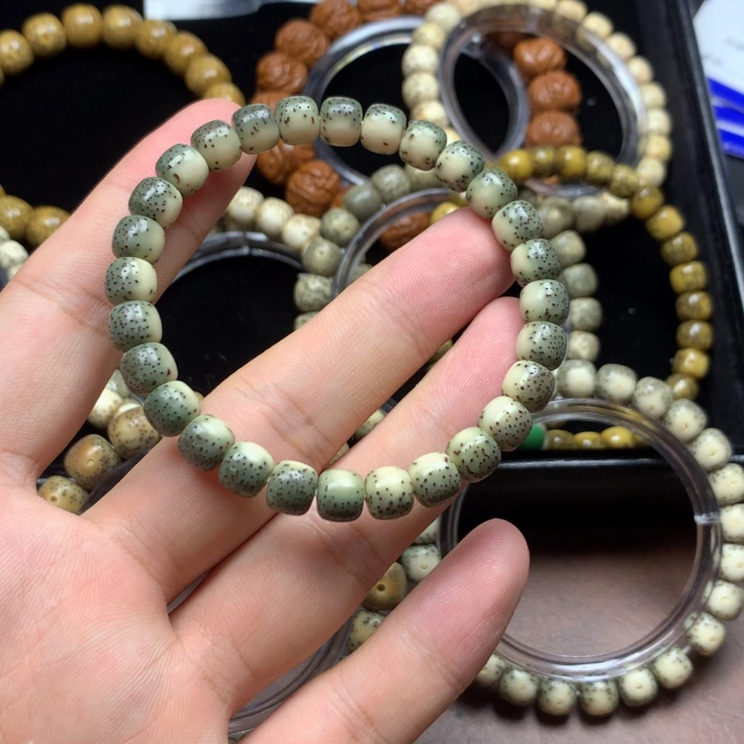 星月菩提吊坠A5绿背河豚8m