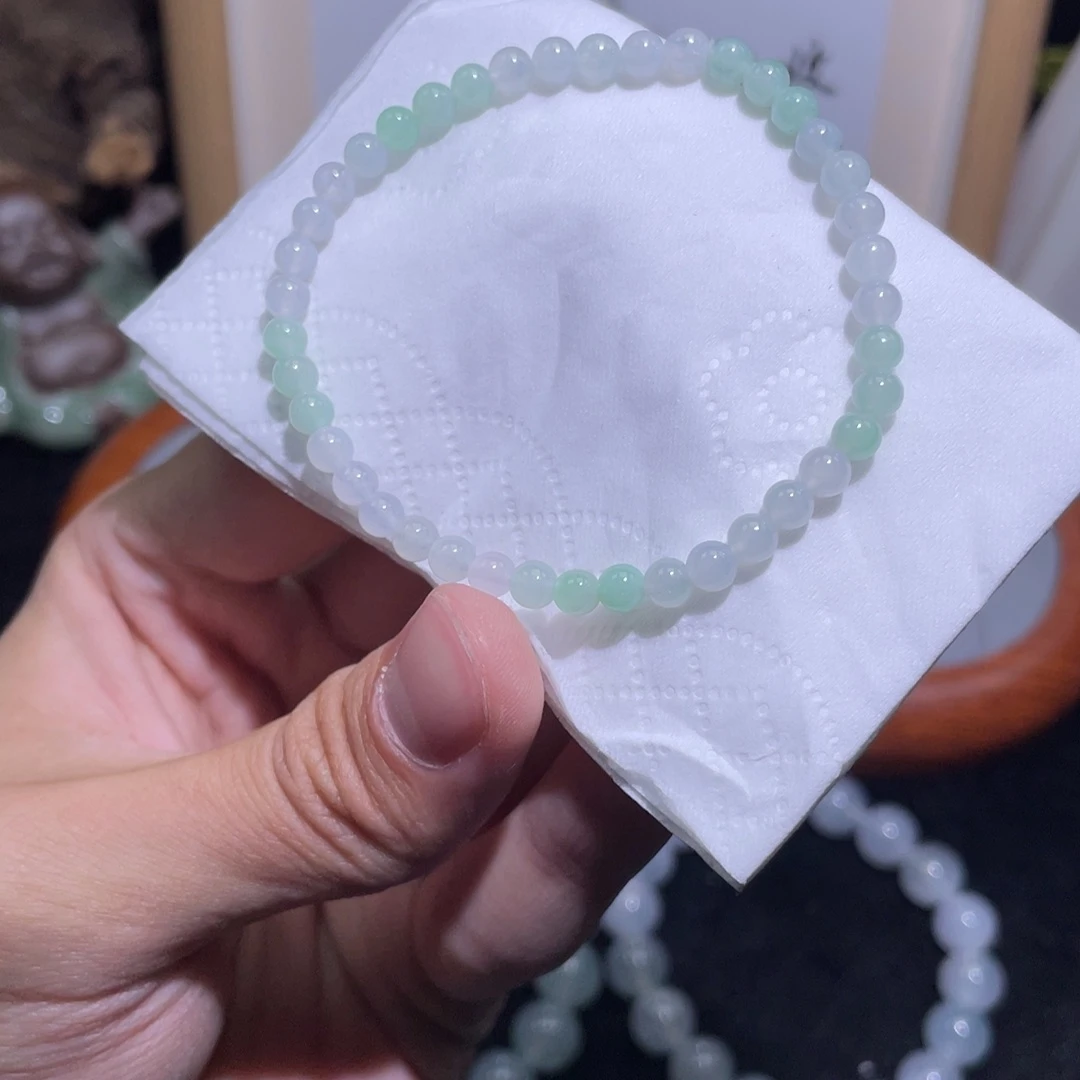 定制翡翠未镶嵌手串