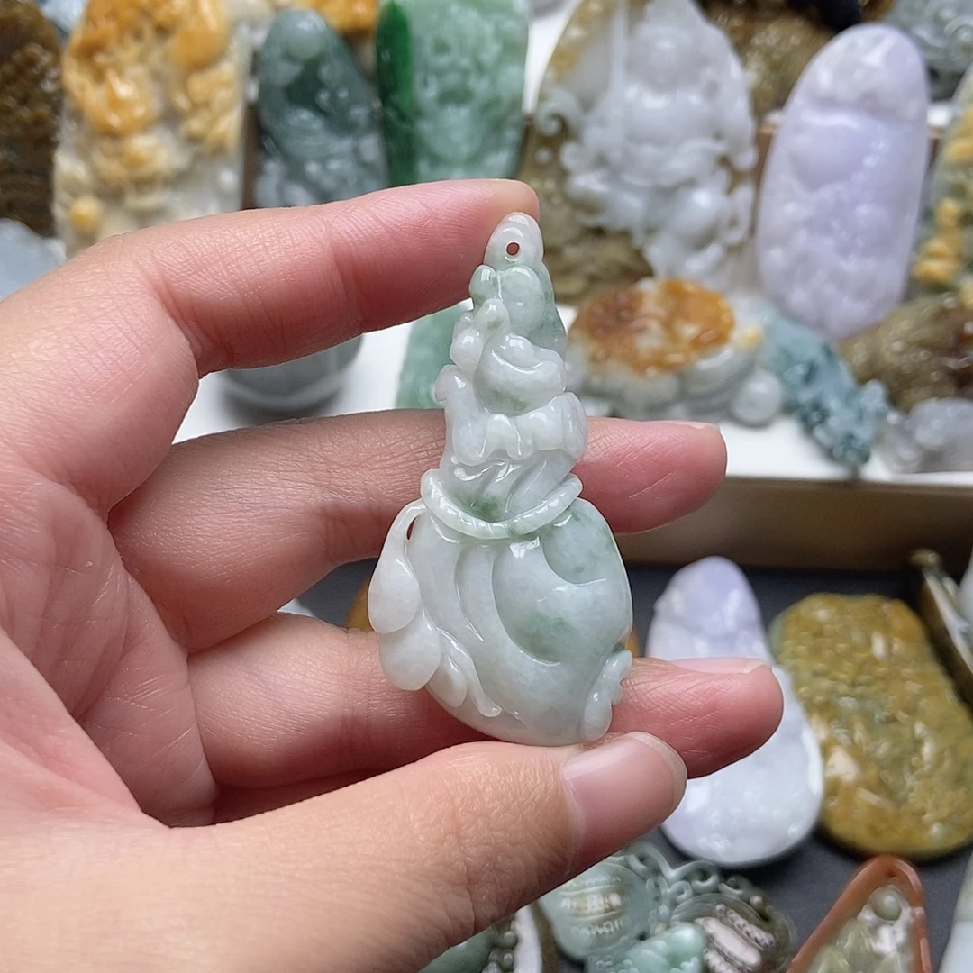 翡翠未镶嵌颈饰翡翠