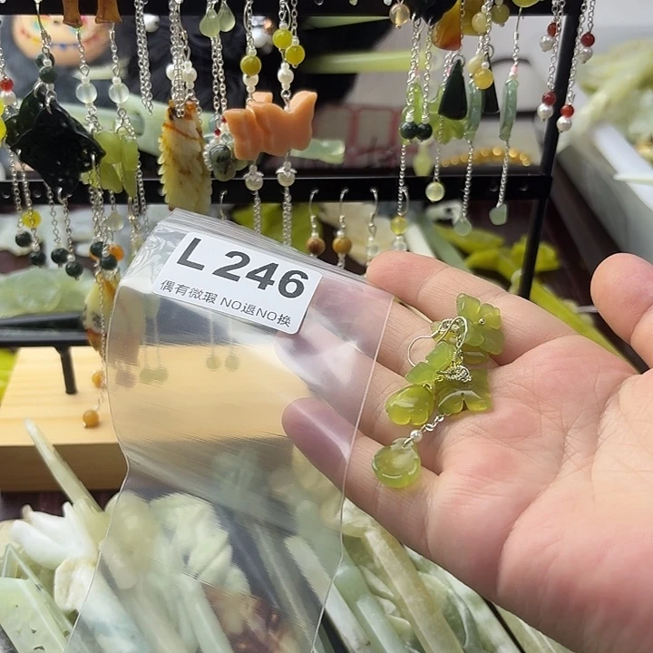 蝶***涯蛇纹石玉合金发饰