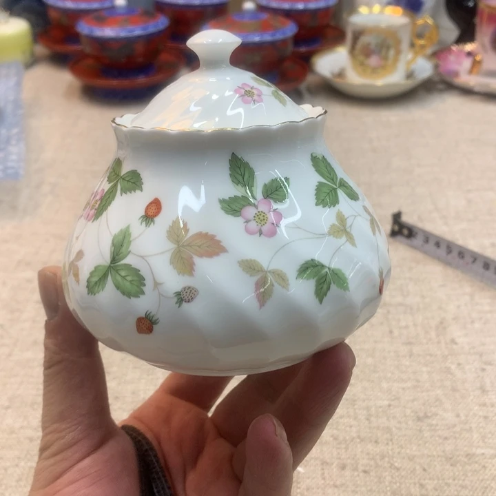 金瓷阁家的美丽瓷器