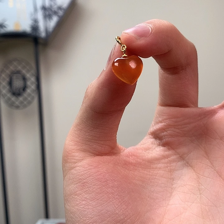 南红玛瑙原矿南红未镶嵌爱心滴溜