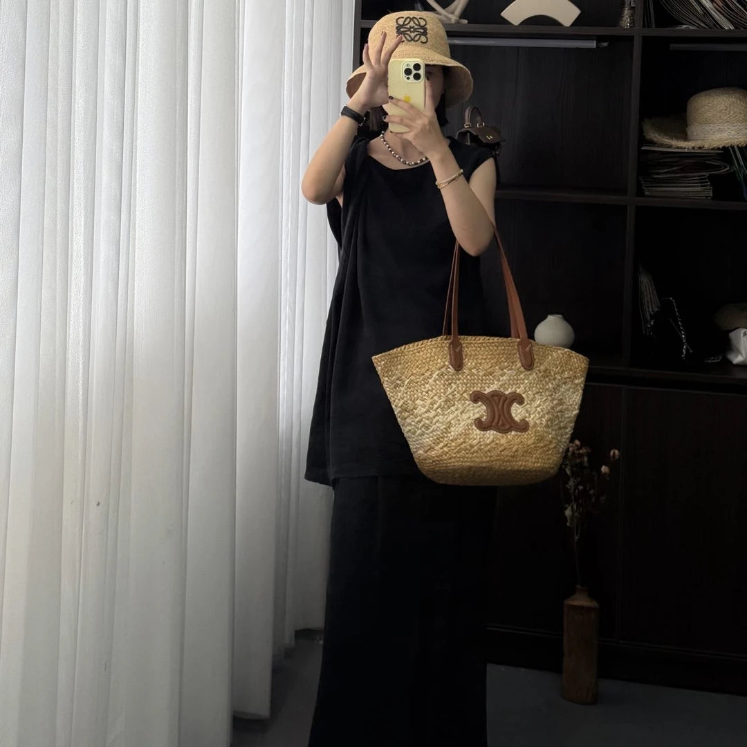 宸渡夏季《拧结设计款阔腿裤》