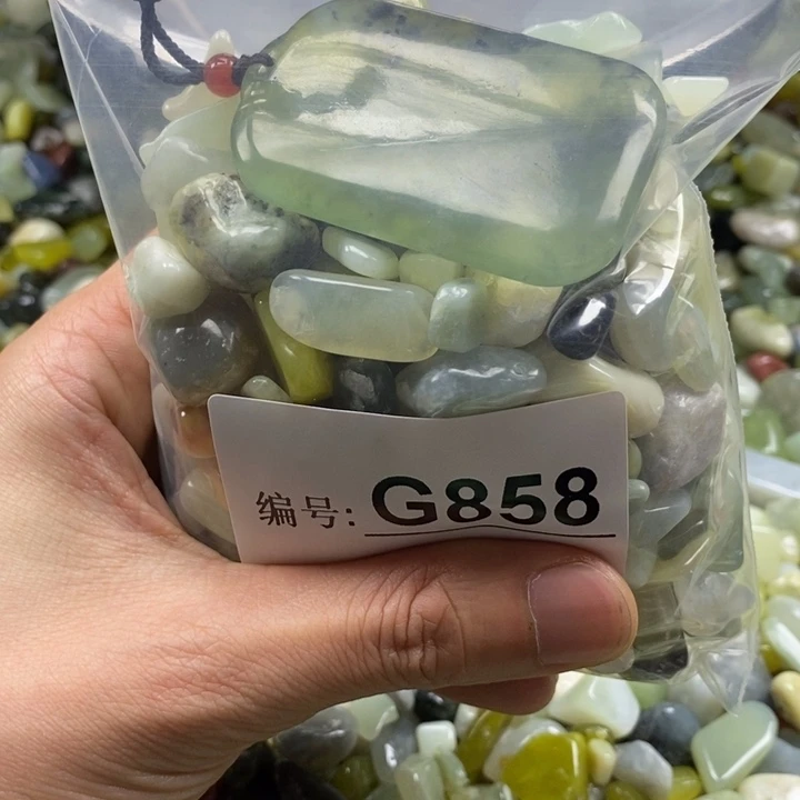 蛇纹石玉鱼缸石未镶嵌