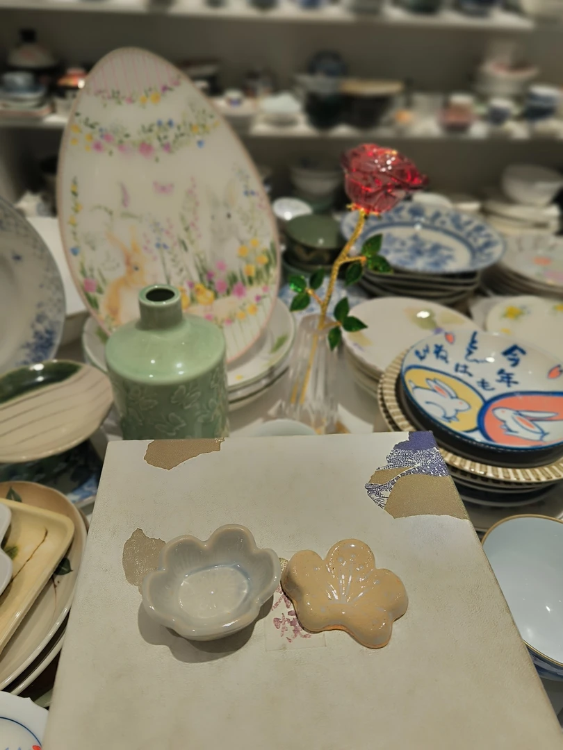 纯色复古花型碗一对