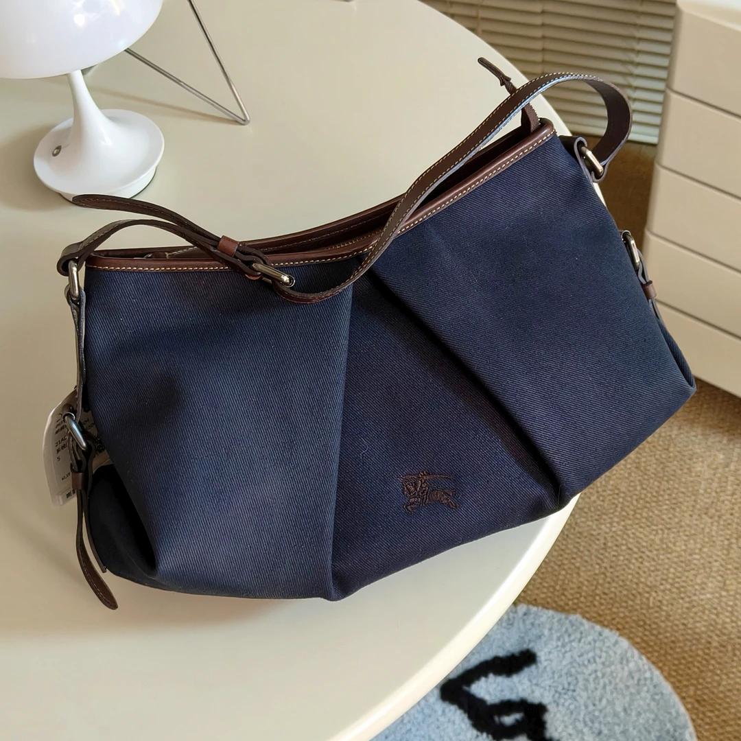95新 BURBERRY/博柏利 牛仔蓝单肩包