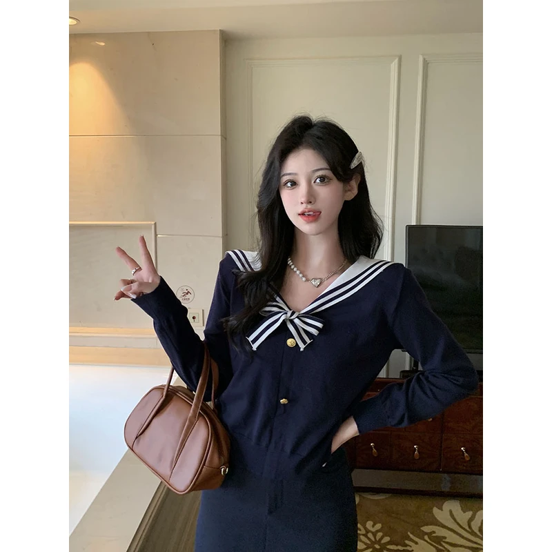 百搭海军领撞色设计长袖毛针织衫