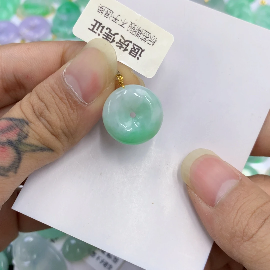 颈饰18K金镶嵌翡翠翡翠