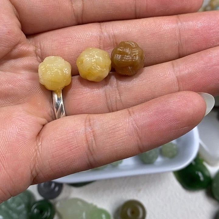 爱***）和田玉（糖玉）未镶嵌车挂
