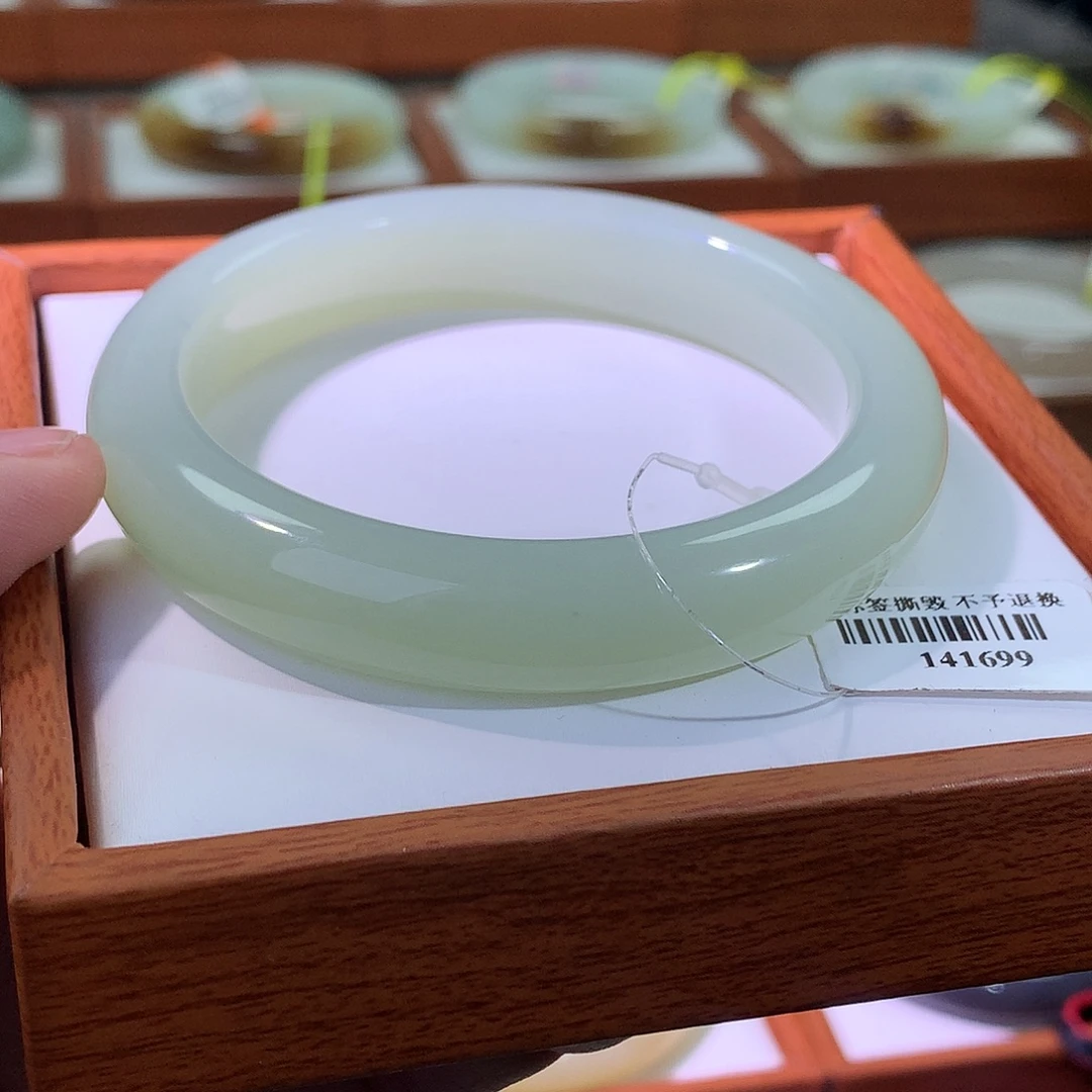 和田玉未镶嵌手镯且末浅蓝58+