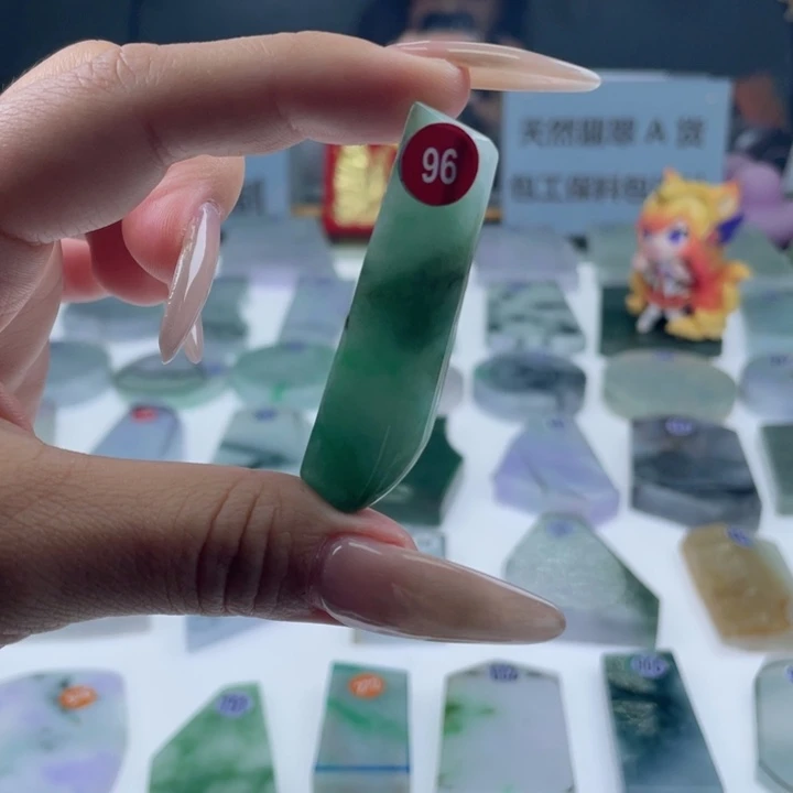 未镶嵌定制翡翠翡翠挂件定制