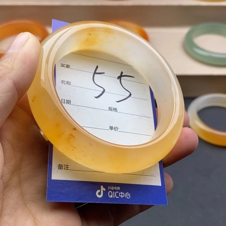 石英质玉未镶嵌手镯