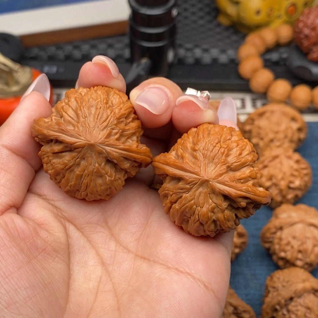 欧***布把件文玩核桃蝴蝶磨全品39尺