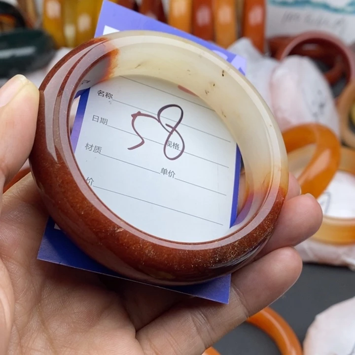 未镶嵌手镯石英质玉