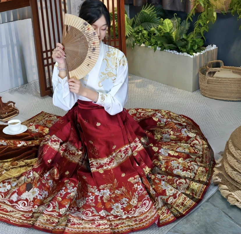 【孤品价格链接】 下单备注编码-织金织银妆花点翠螺钿重工马面裙