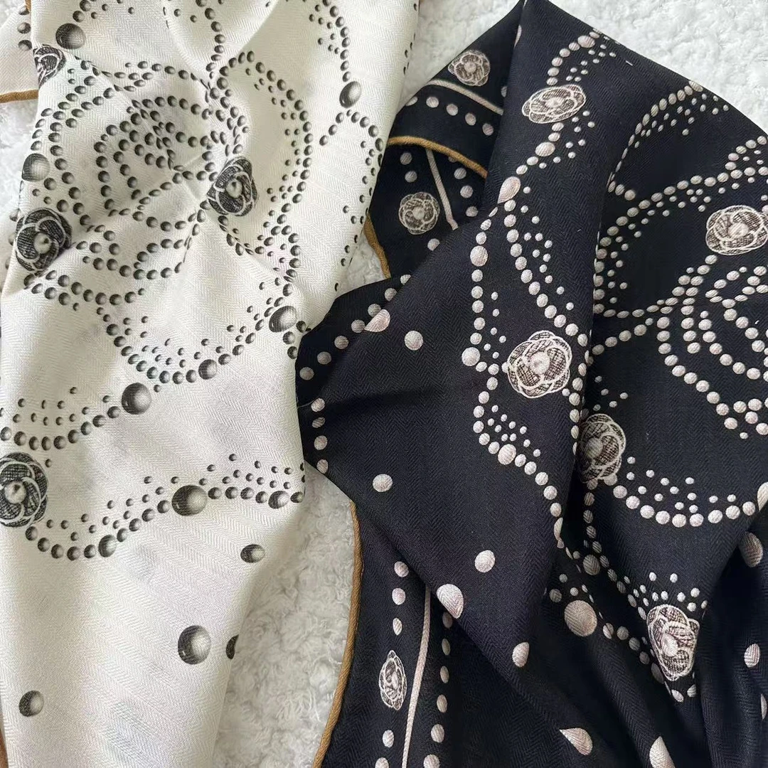 沐芽【流珠山茶花】65CM*65CM丝毛双面同色方巾 复古气质印花围巾