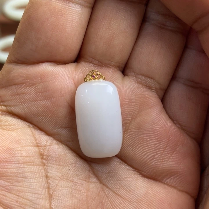 【闪购商品】颈饰未镶嵌和田玉