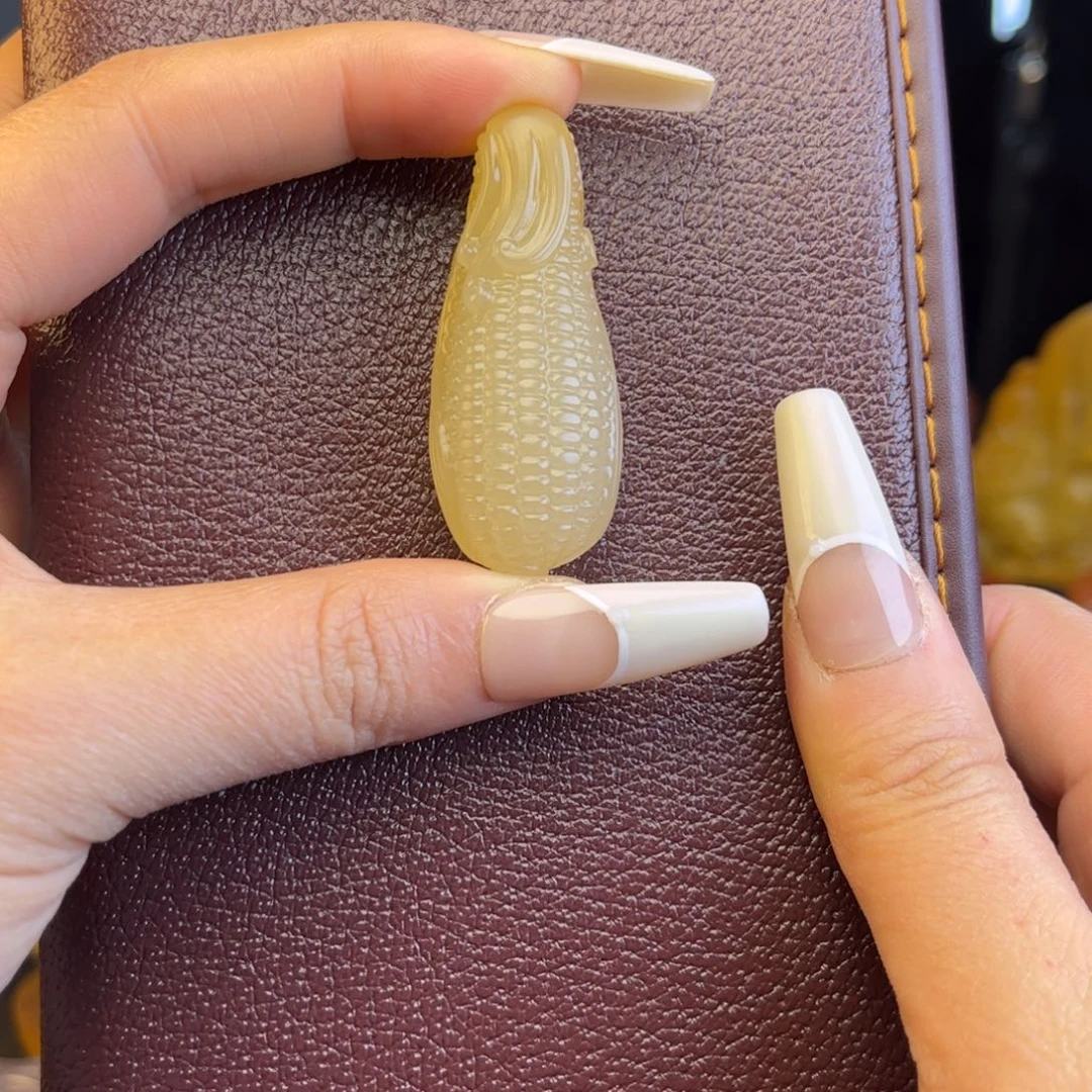 石英质玉黄蜡石吊坠未镶嵌一****叔