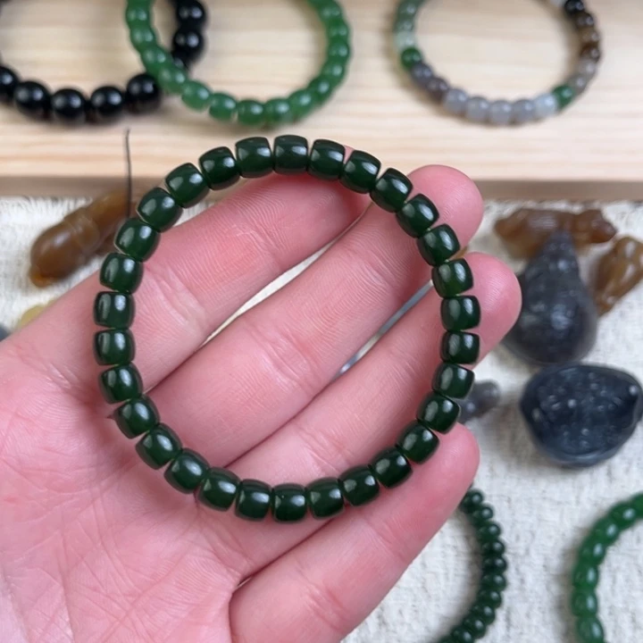 铁****和田玉未镶嵌手链