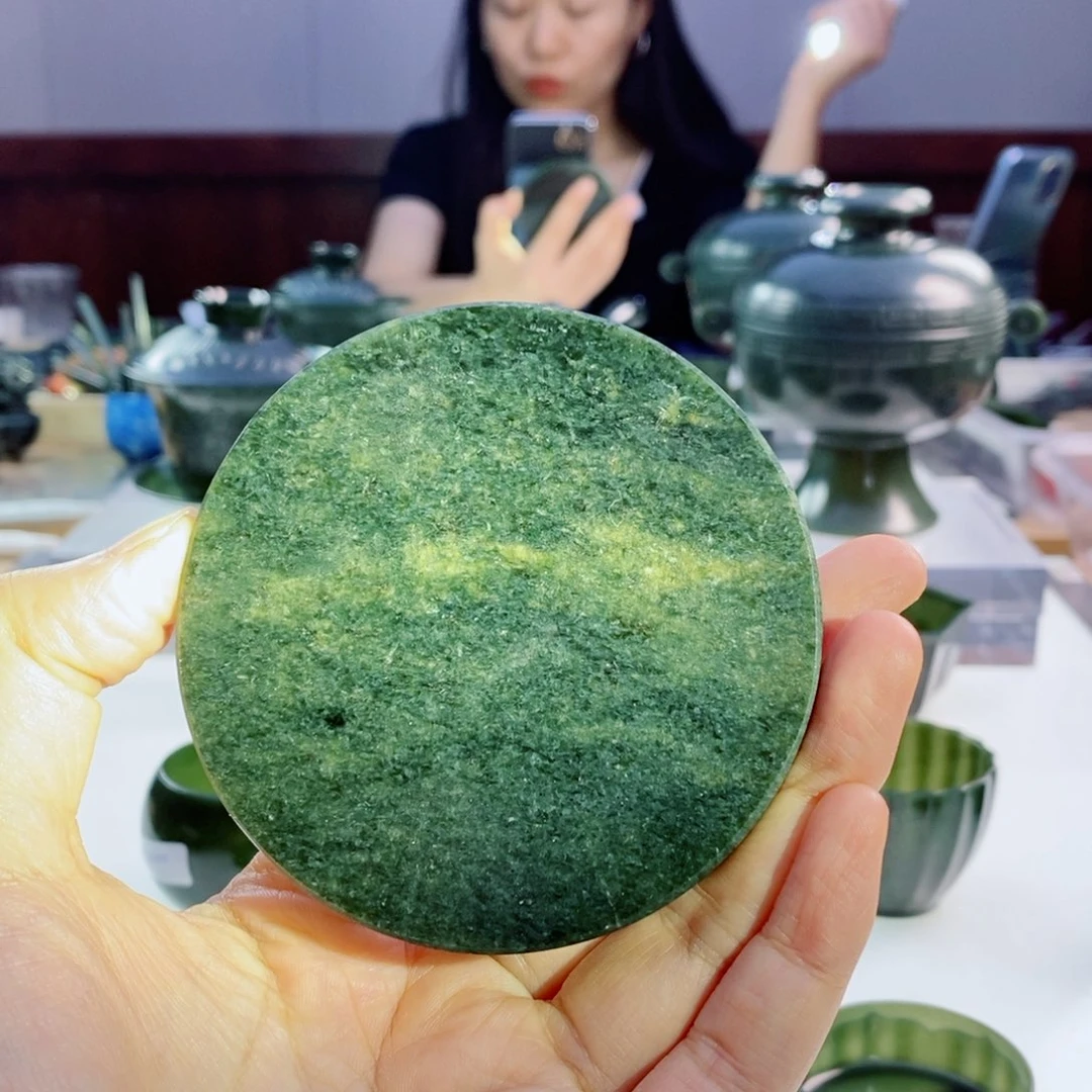 未镶嵌和田玉（青玉）摆件