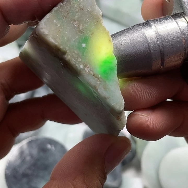 翡翠未镶嵌颈饰20号