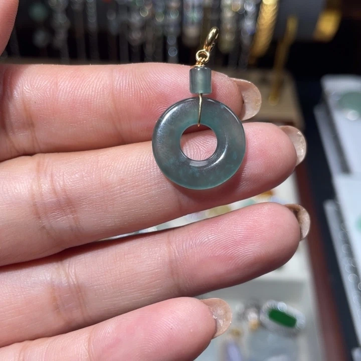 翡翠14K金镶嵌颈饰