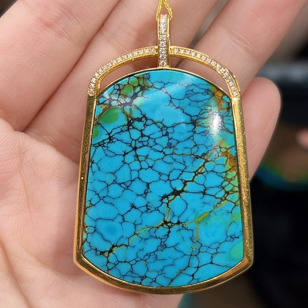 绿松石珠宝奇石18K金镶嵌我****?