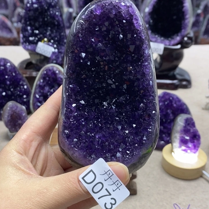 用***8水晶未镶嵌大型摆件（非配饰）