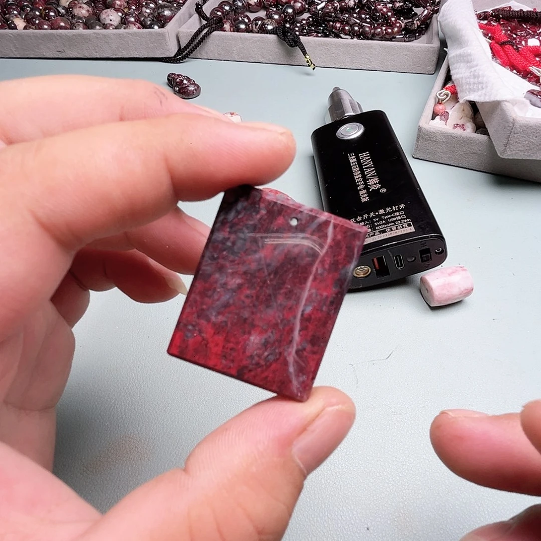 粗砂天然朱砂辰石吊坠