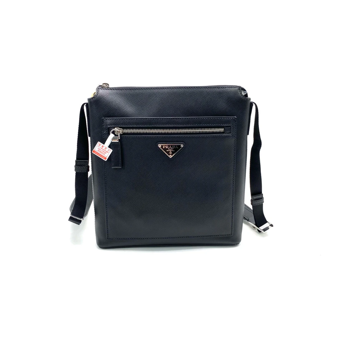 99新 Prada/普拉达 普拉达黑色全皮小号斜挎包 尺寸24/25