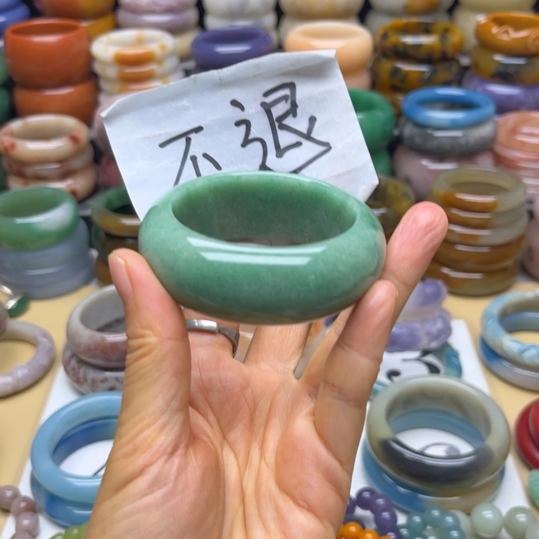 未镶嵌手镯石英质玉