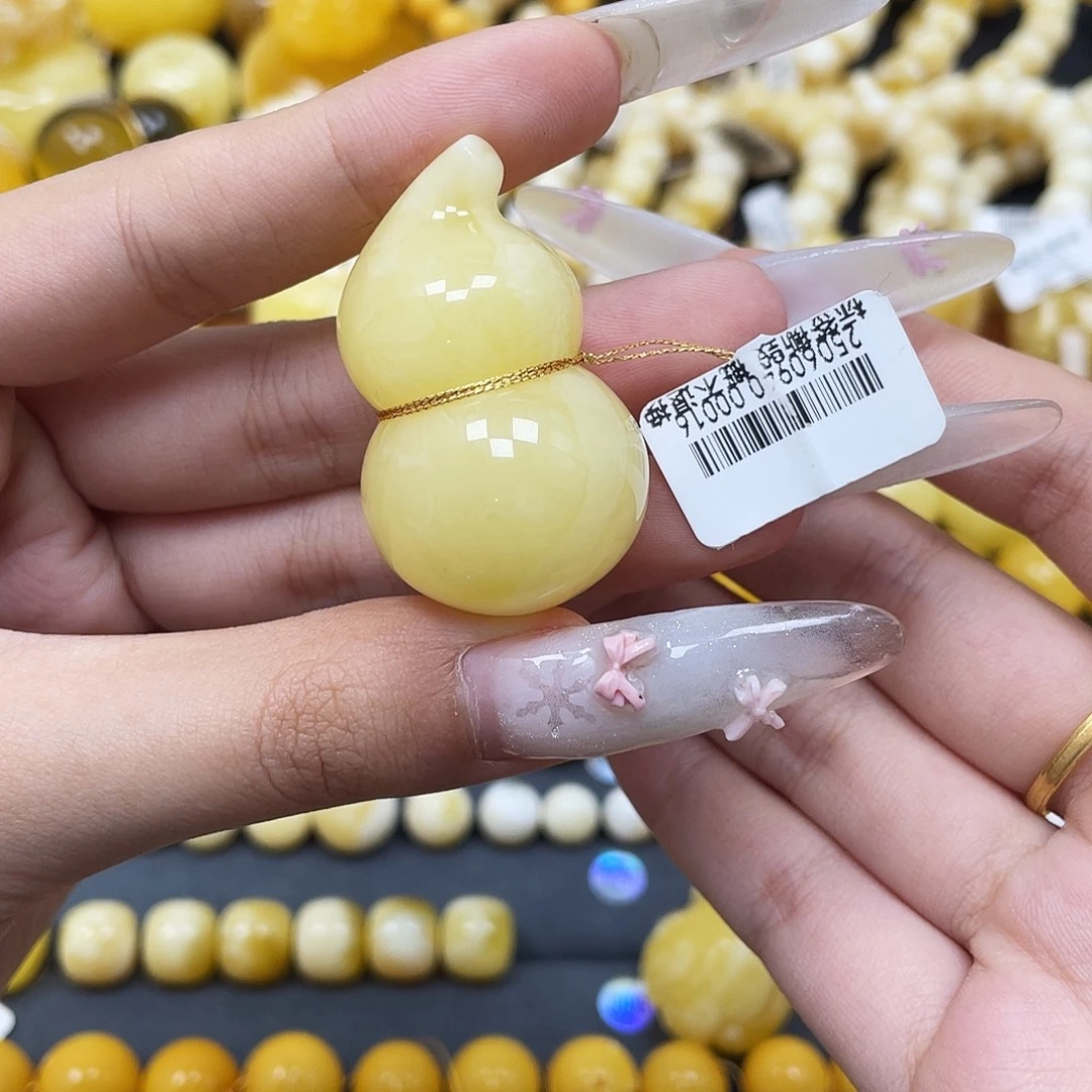 琥珀未镶嵌珠宝奇石40*26mm葫芦