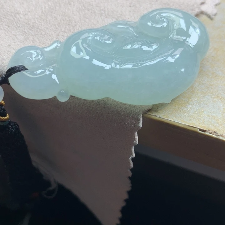 翡翠颈饰未镶嵌吊坠