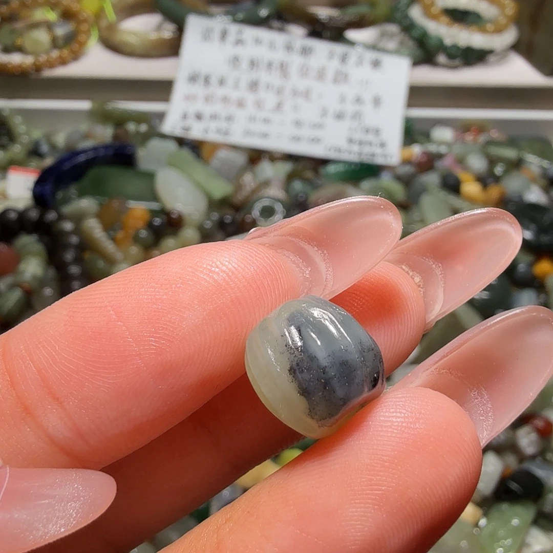 一****和田玉未镶嵌珠宝奇石