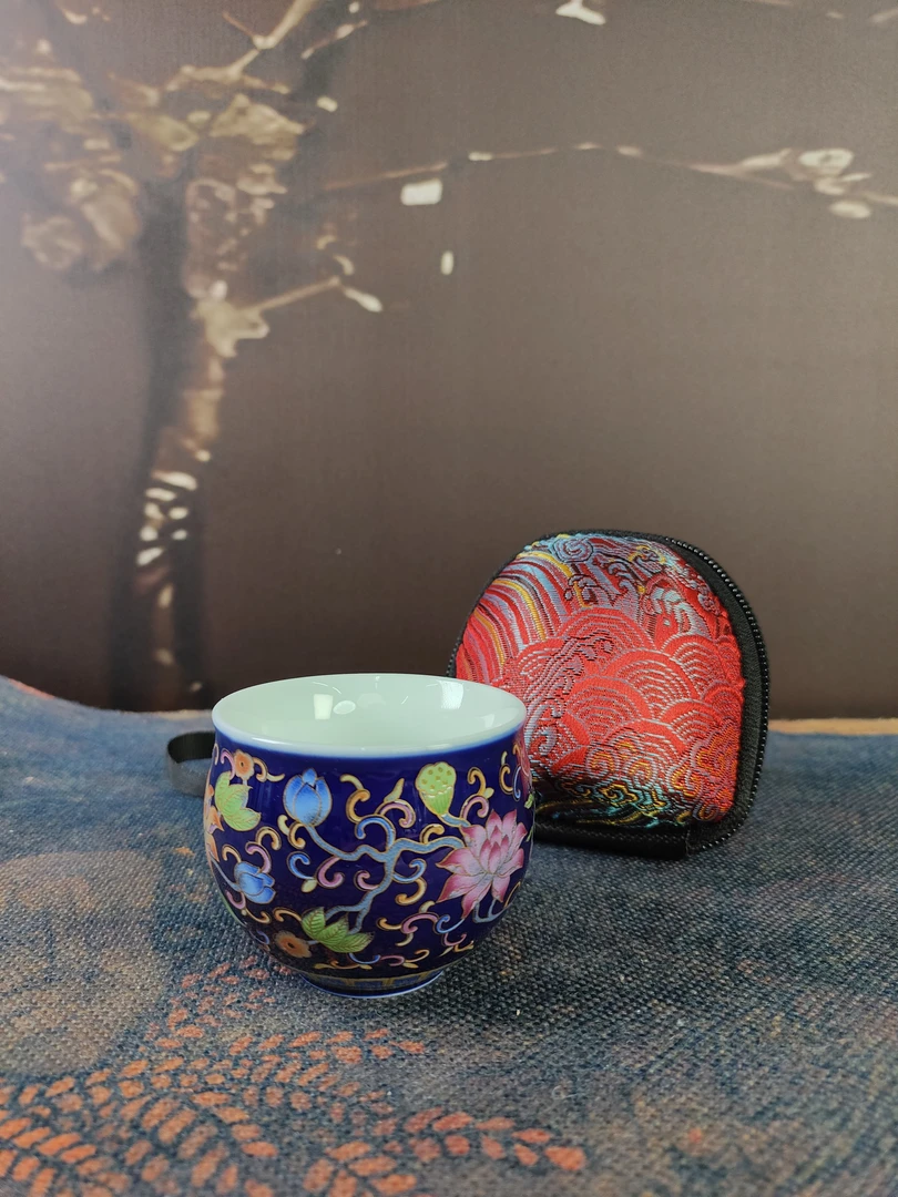 缠枝莲珐琅彩龙蛋杯+小号刺绣包-C499