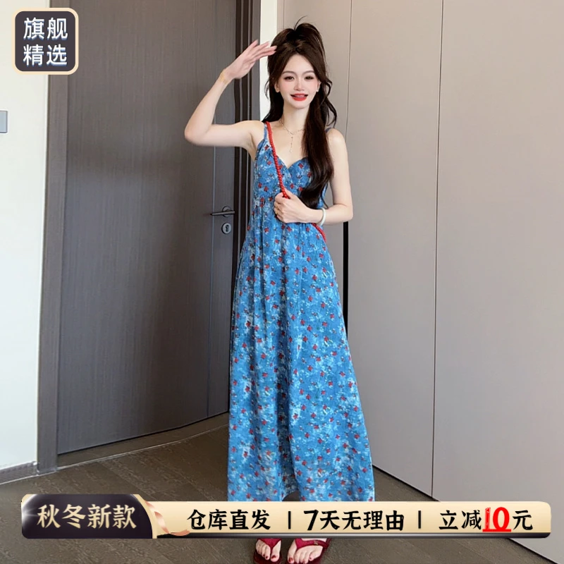海边度假风蓝色碎花吊带连衣裙子女夏季2025新款爆款夏日绝美长裙