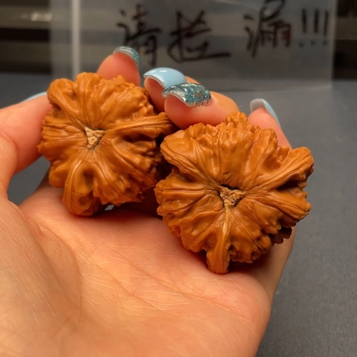 老***棍文玩核桃吊坠白狮子