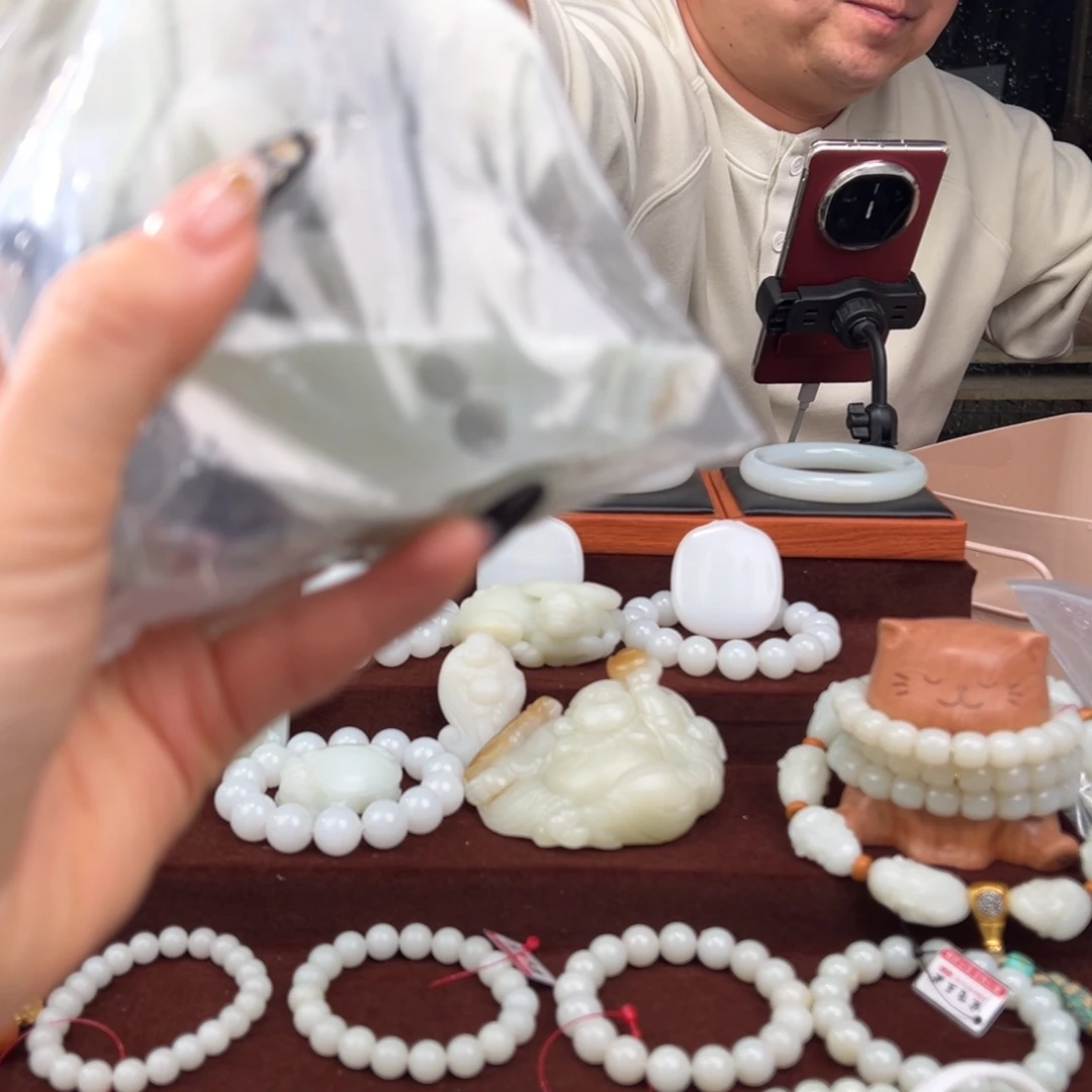 ****凯和田玉未镶嵌珠宝半成品