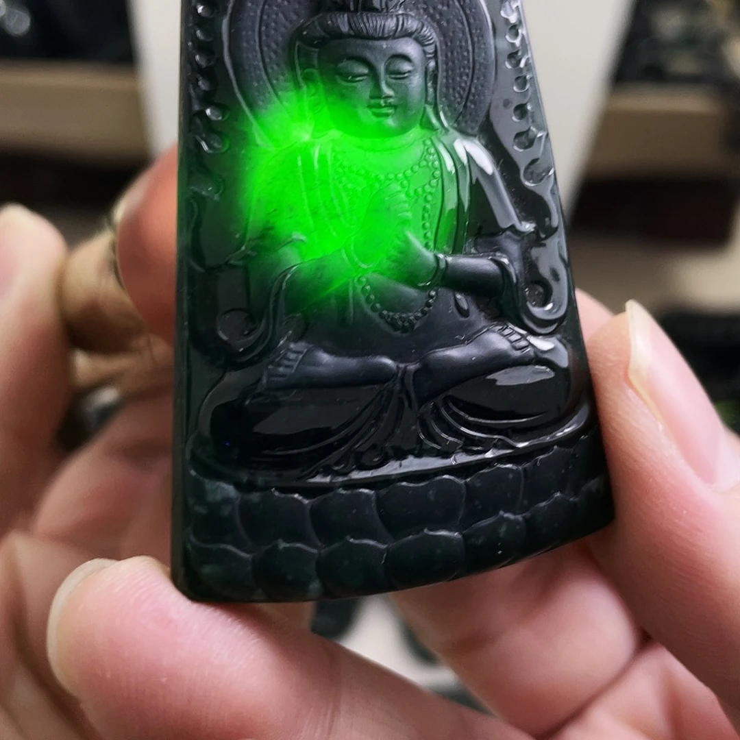翡翠未镶嵌颈饰翡翠