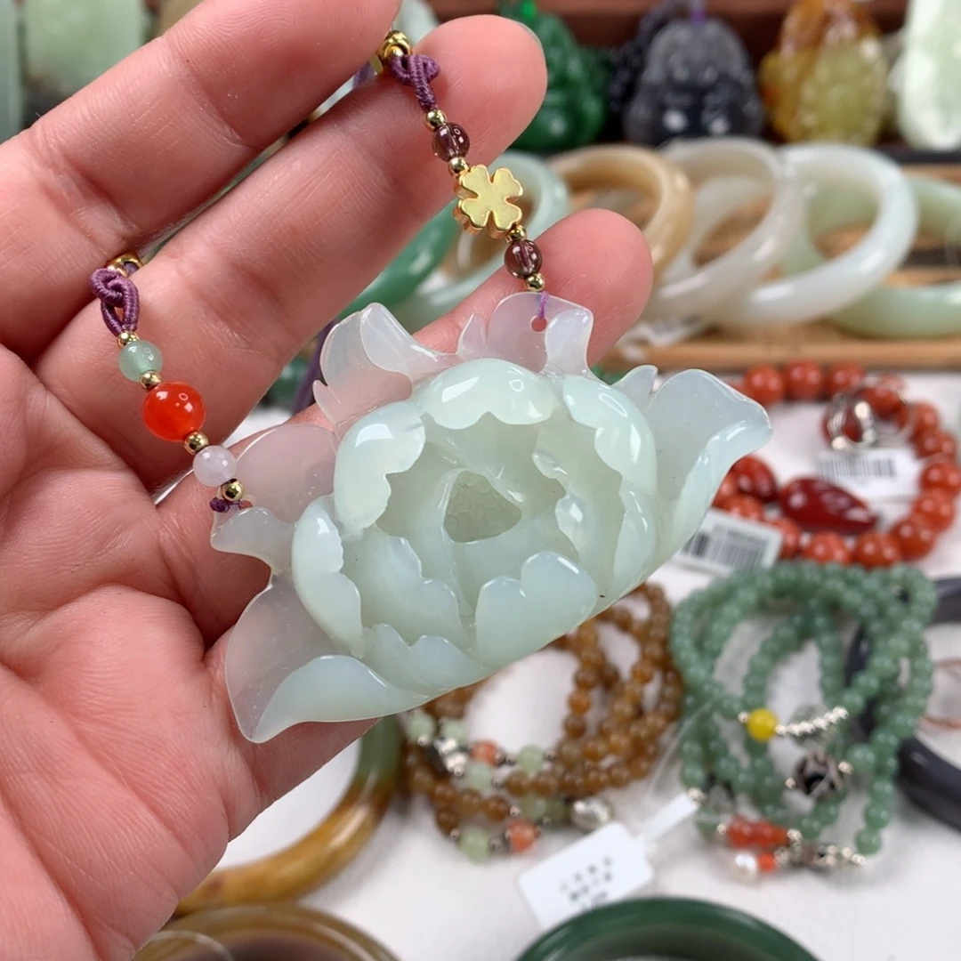 岫玉颈饰未镶嵌吊坠