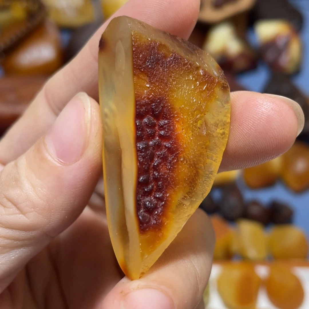 定制蜜蜡未镶嵌勾玉