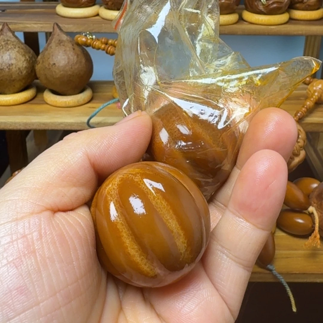 缘***系把件橄榄核南瓜一对