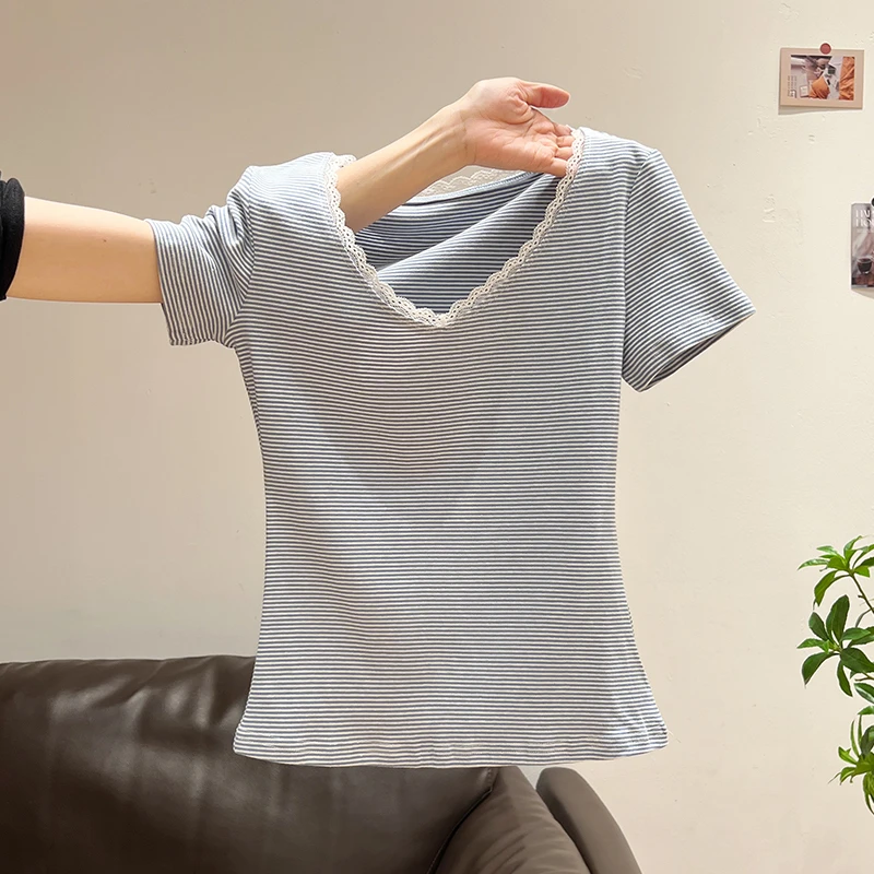 纯欲条纹蕾丝拼接v领正肩短袖t恤2025夏季新款设计感上衣女